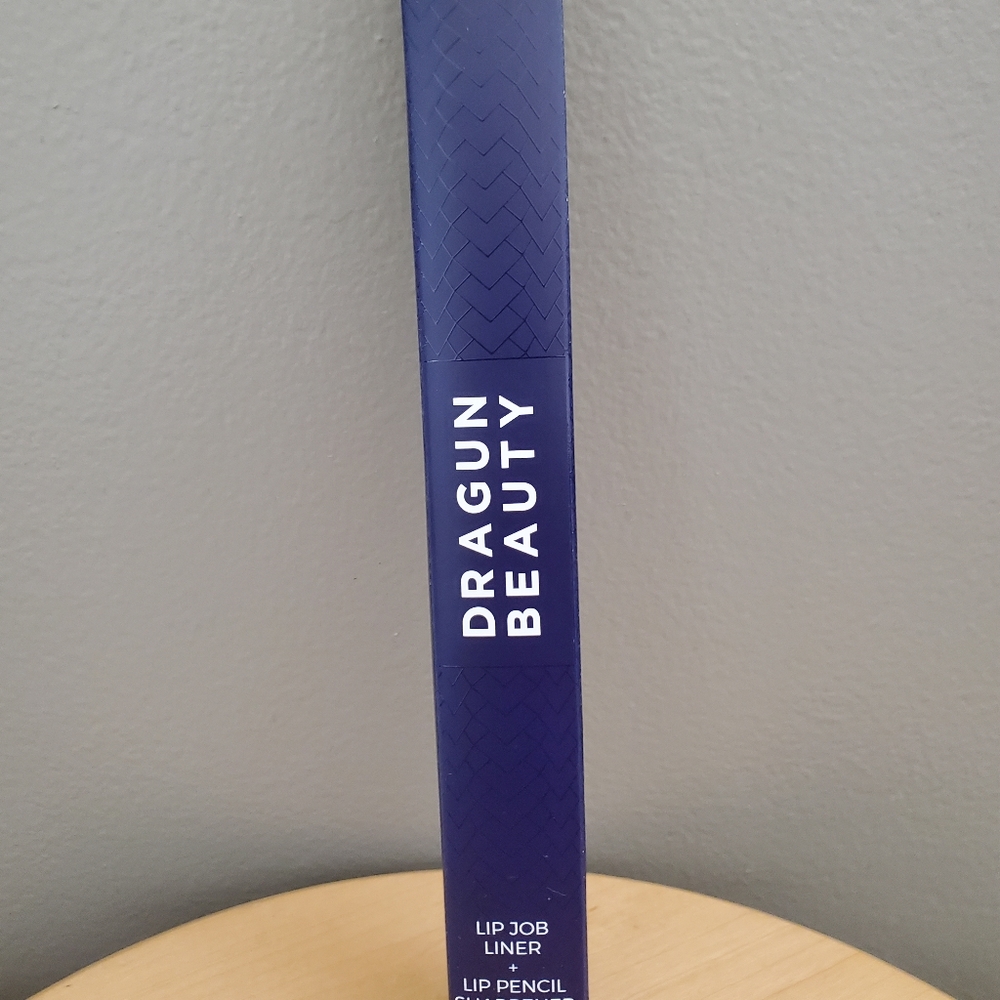 Dragun beauty lip job liner + lip pencil sharpener